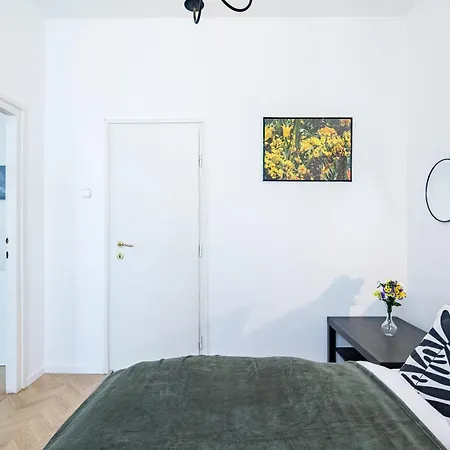 Ultra - Balcony - Basilica View * בודפשט