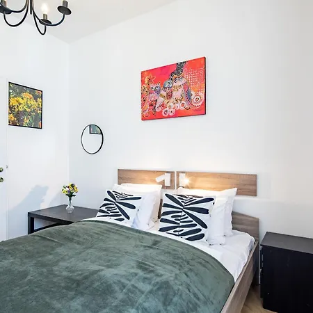 דירה Ultra - Balcony - Basilica View