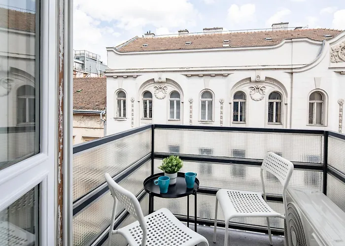Ultra - Balcony - Basilica View Appartement *