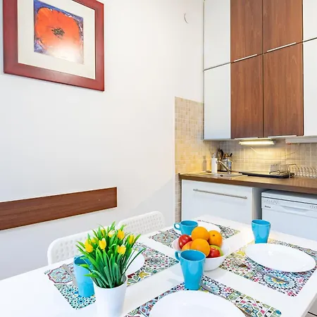 Ultra - Balcony - Basilica View